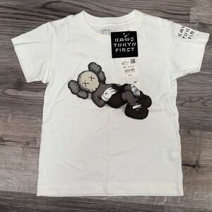 NWT Uniqlo KAWS TOKYO FIRST Kids TShirt Size 110‎ Collectors